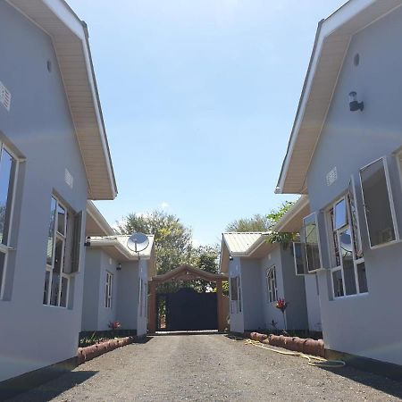 Bed and Breakfast Le Parlour Boma la Ngombe Екстер'єр фото