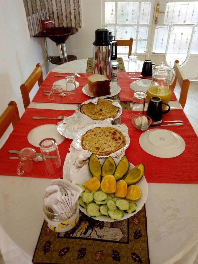 Bed and Breakfast Le Parlour Boma la Ngombe Екстер'єр фото