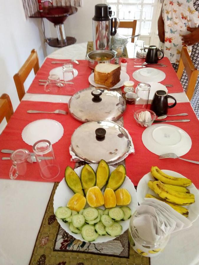 Bed and Breakfast Le Parlour Boma la Ngombe Екстер'єр фото