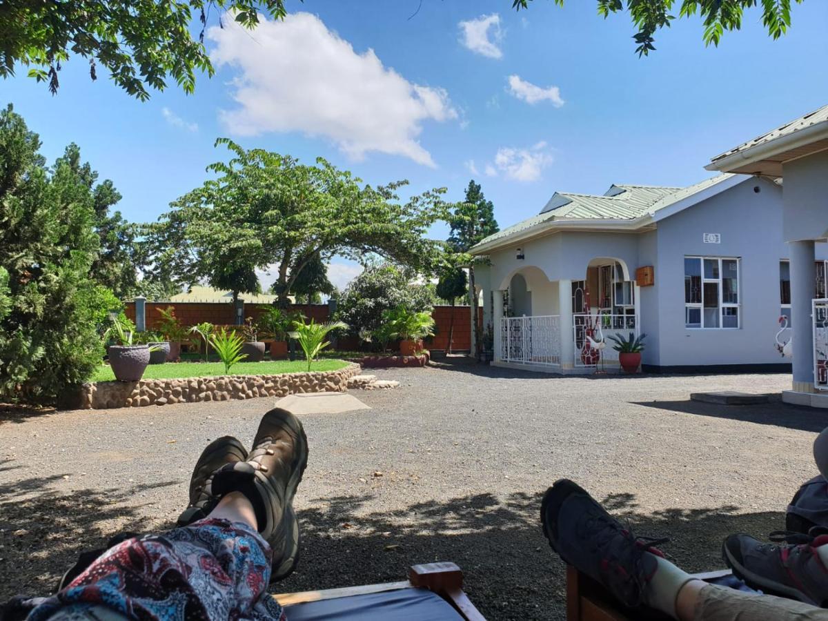 Bed and Breakfast Le Parlour Boma la Ngombe Екстер'єр фото