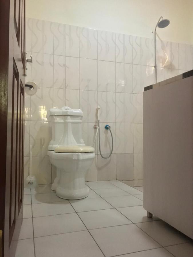 Bed and Breakfast Le Parlour Boma la Ngombe Екстер'єр фото
